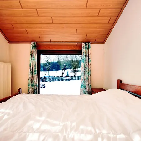 In St Vith With Hot Tub, Cleaning Included Tatil Evi Amelscheid